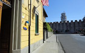 Hostel Pisa Tower